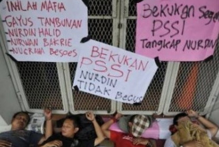 Aksi blokir kantor PSSI