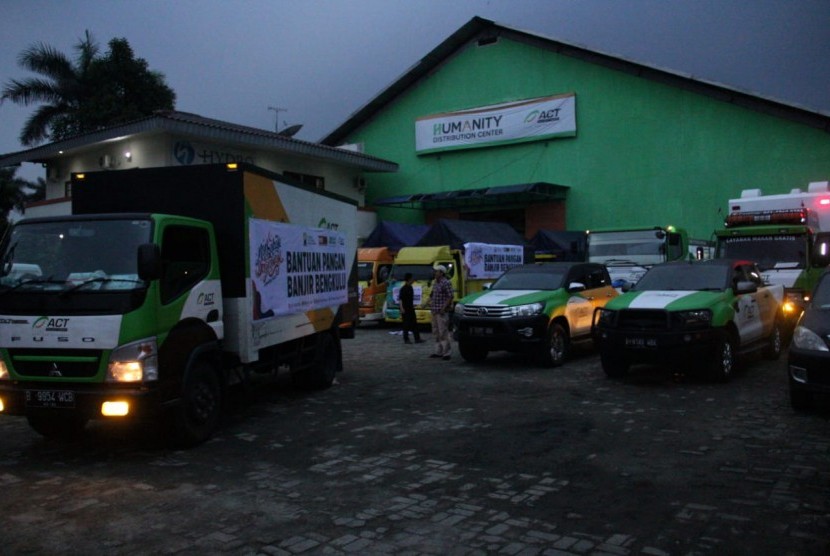 Aksi Cepat Tanggap (ACT) mendirikan Posko Kemanusiaan dan Dapur Umum yang tersebar di lima titik terdampak banjir maupun longsor di Bengkulu. 