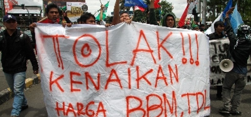 Aksi demonstrasi menolak kenaikan Bahan Bakar Minyak (BBM) (ilustrasi) 