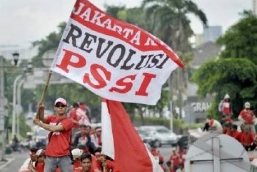 Aksi demonstrasi menuntut revolusi PSSI