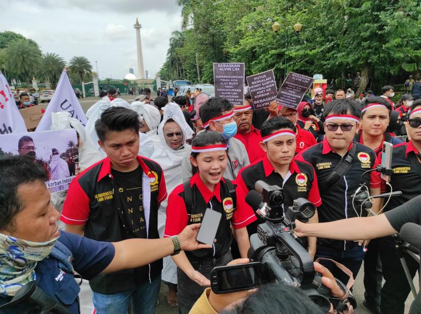 Aksi demonstrasi para korban koperasi Indosurya di Jakarta