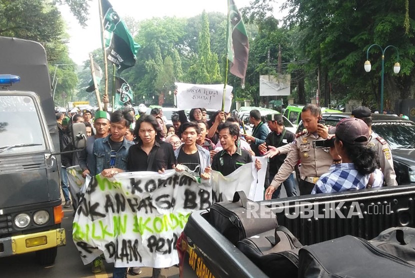 Aksi demontrasi dilakukan Himpunan Mahasiswa Islam Bogor (HMI) (Ilustrasi)