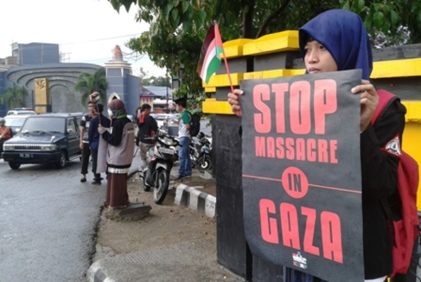 Aksi FSLDK Gorontalo galang dana untuk Palestina