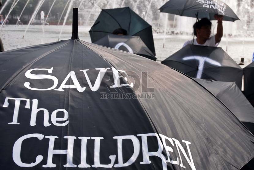  Aksi kampanye selamatkan anak-anak. (Ilustrasi)