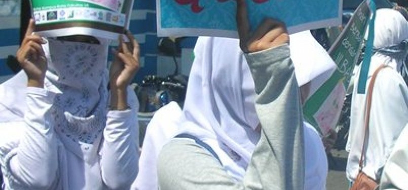 aksi mahasiswa kampanye menutup aurat di Malang
