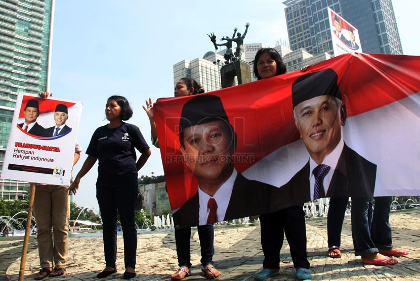 Aksi masyarakat pendukung Prabowo-Hatta.