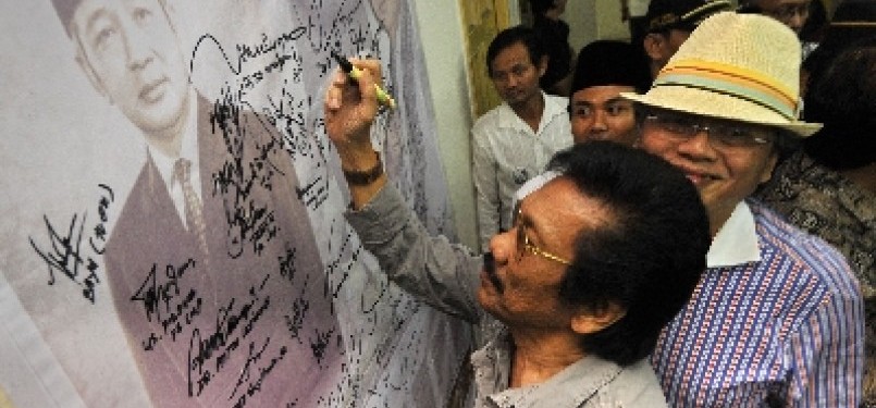 Aksi mendukung gelar wartawan untuk Soeharto/Ilistrasi