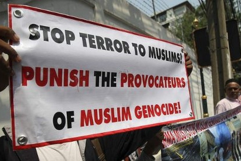 Aksi muslim di Myanmar menentang gerakan anti-Muslim.