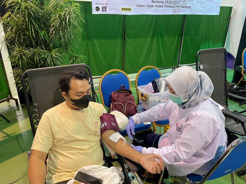Aksi nyata donor darah kerja sama antara Yayasan Alumni NHI Peduli (ANP) dengan almamater tercinta, Politeknik Pariwisata NHI Bandung. 