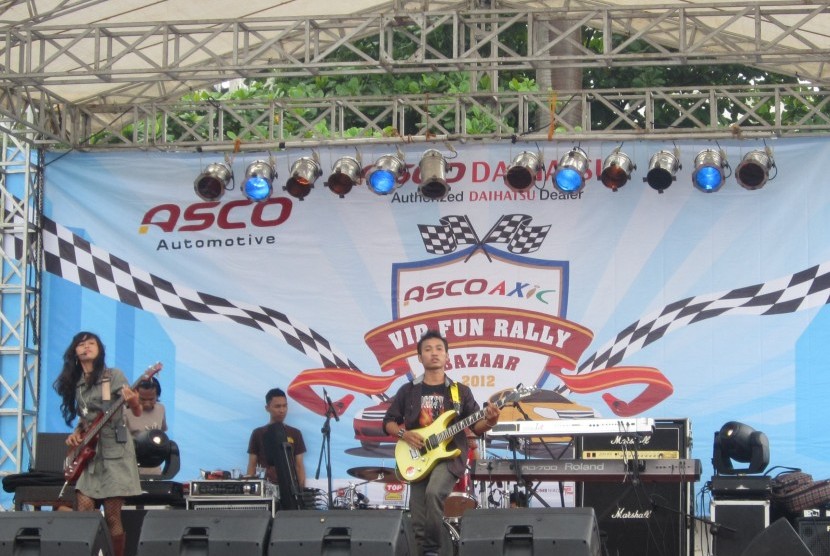 Aksi panggung di event AXIC ASCO Fun Rally Daihatsu