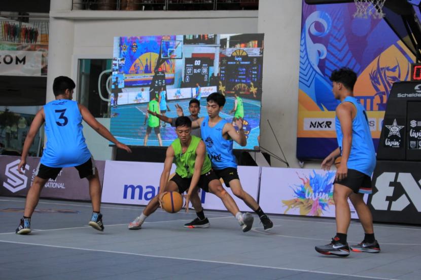 Aksi para peserta Livin by Mandiri 3x3 Tournament.