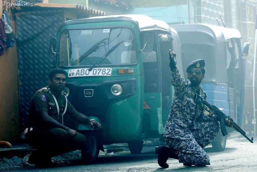 Aksi pasukan keamanan di Sri lanka pasca serangan bom sebuah mobil dekat Gereja St. Anthony Kochchikade, Kolombo, Sri Lanka