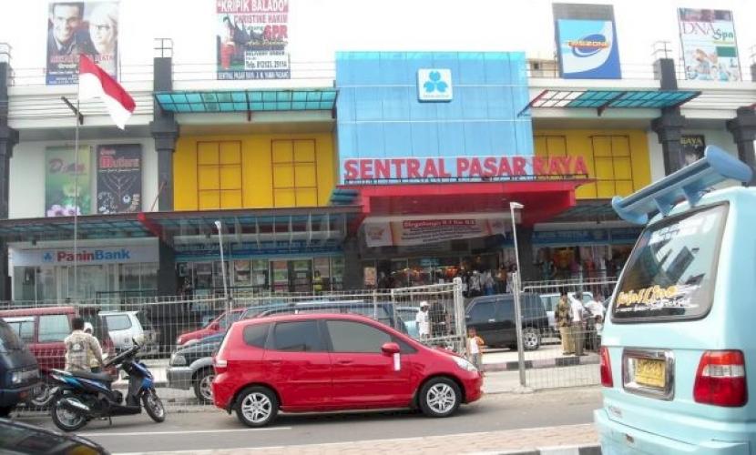 Aktivitas di kawasan Pasar Raya Padang, Sumatra Barat. BI mencatat Sumbar mengalami inflasi sebesar 0,48 persen pada Juli 2023.