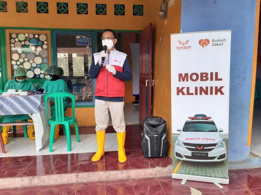 Aksi Siaga Sehat Rumah Zakat bersama Mobil Klinik Wuling Motor kembali bergerak melayani masyarakat yang membutuhkan di Kelurahan Kebon Pedes, Kecamatan Tanah Sareal, Kota Bogor, Kamis (22/10).