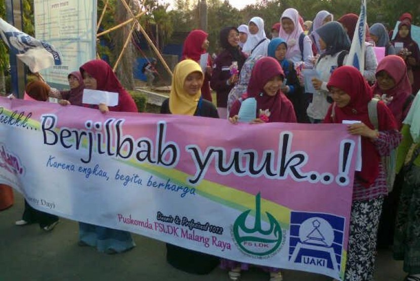 Aksi solidaritas hijab internasional FSLDK Malang Raya