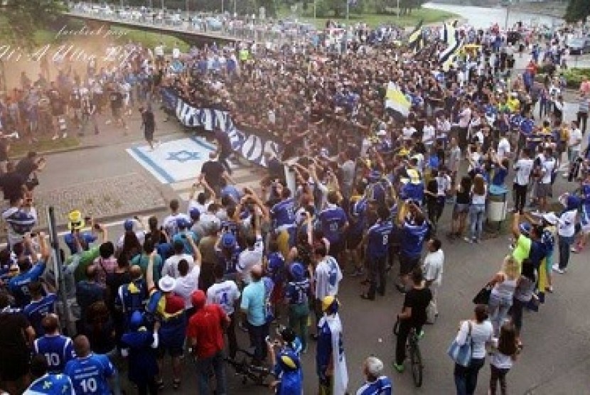 Aksi solidaritas jelang pertandingan Bosnia vs Israel, Sabtu (13/2).