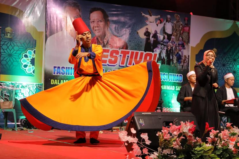 Aksi teatrikal di Lapangan BMT, Surya Raharja, Gesikharjo, Palang, Kabupaten Tuban, Jawa Timur. 