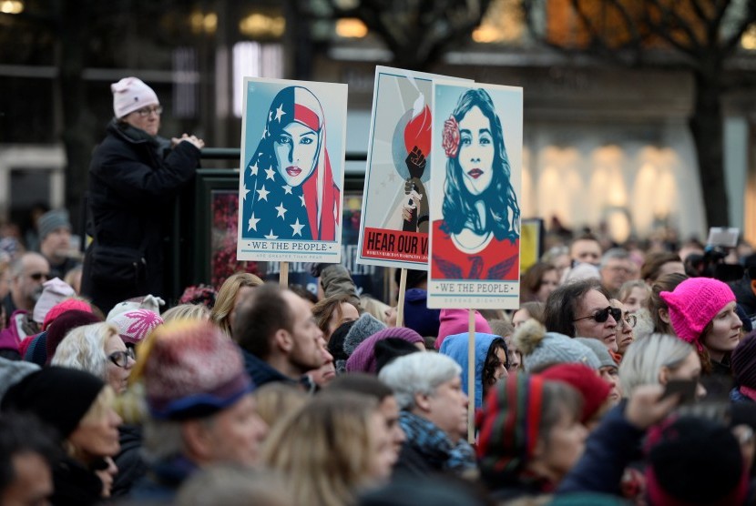 Aksi terhadap Presiden AS Donald Trump, di Stockholm, Swedia, Sabtu (21/1).