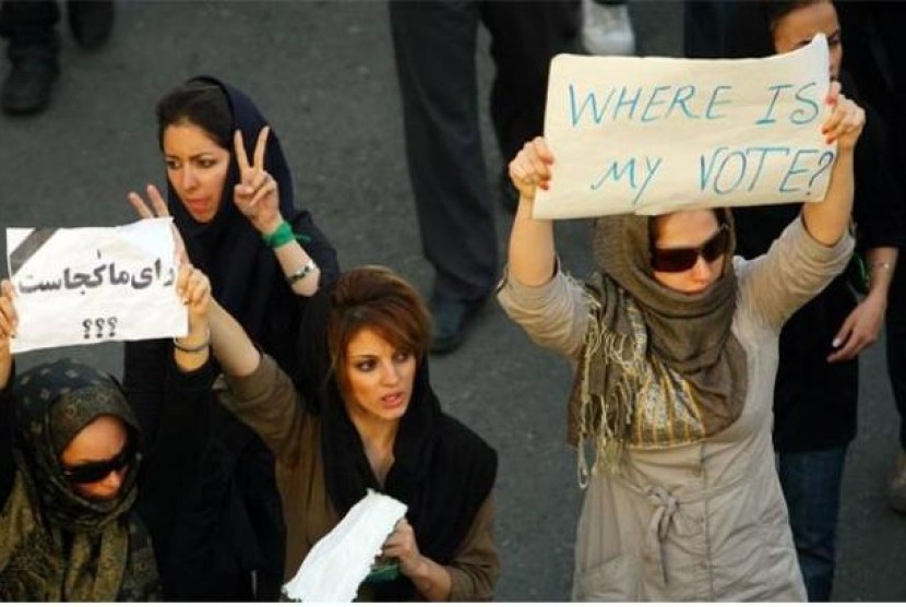 Aksi unjuk rasa perempuan Iran di New York, Amerika Serikat.