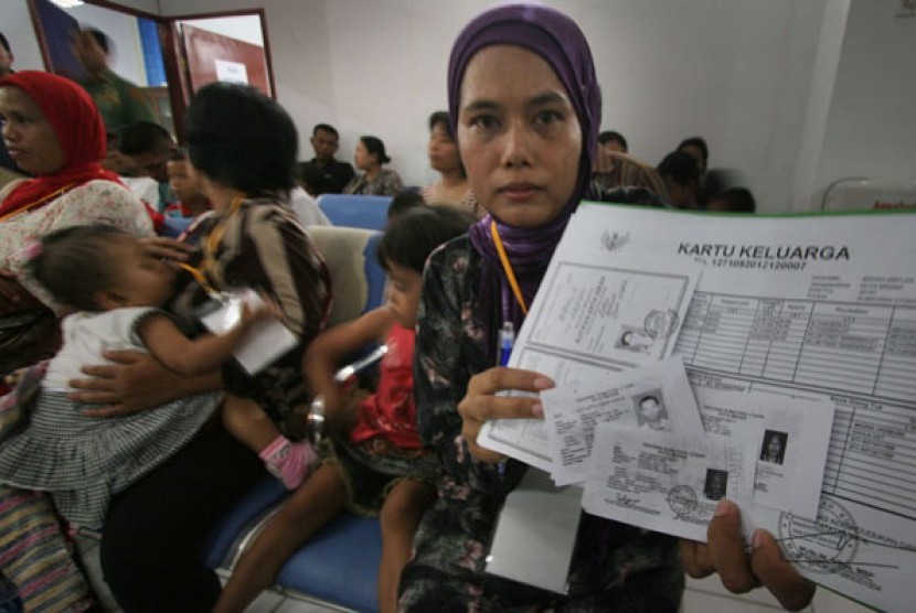 Disdukcapil Depok Dorong RS Kerjasama Akta Kelahiran. Foto:  Akta Kelahiran dan Kartu Keluarga (Ilustrasi)