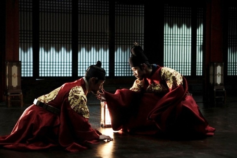 Akting Lee Byung Hun di film Gwanghae: The Man Who Became King