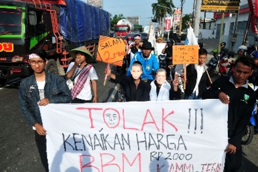 Demontrasi menolak kenaikan harga BBM (ilsutrasi).
