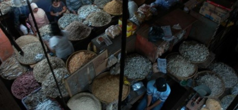 Aktivitas jual beli di Pasar Tradisional Beringharjo, Yogyakarta. Pasar ini termasuk destinasi wisata favorit di DIY Yogyakarta. 