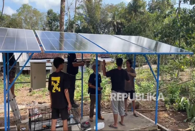 Tim Pengabdian AKPRIND Implementasikan Ekonomi Hijau dan Pengelolaan Air di Kalurahan Terong Dlingo