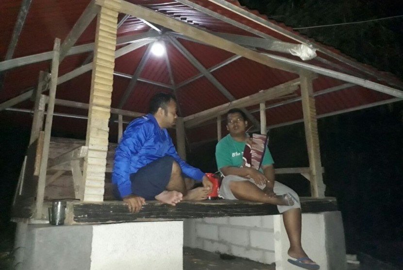 Aktivitas ronda malam di RT 06/08 Kelurahan Pasir Putih, Kecamatan Sawangan, Depok 