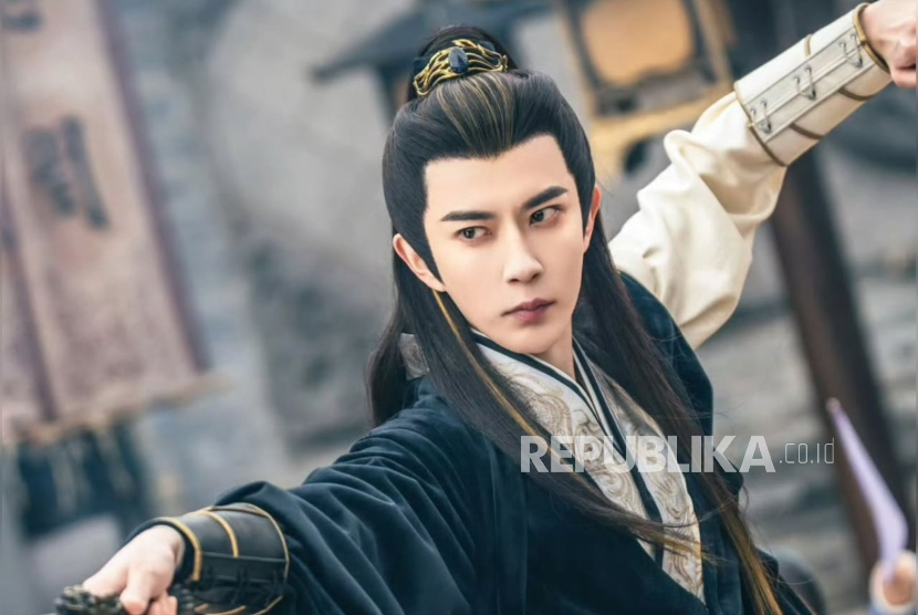 Aktor China Yu Menglong. Yu meninggal dunia setelah terjatuh dari ketinggian.
