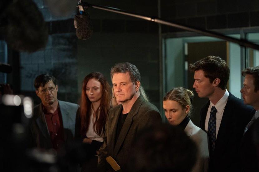 Aktor Colin Firth (tengah) saat syuting serial drama kriminal 