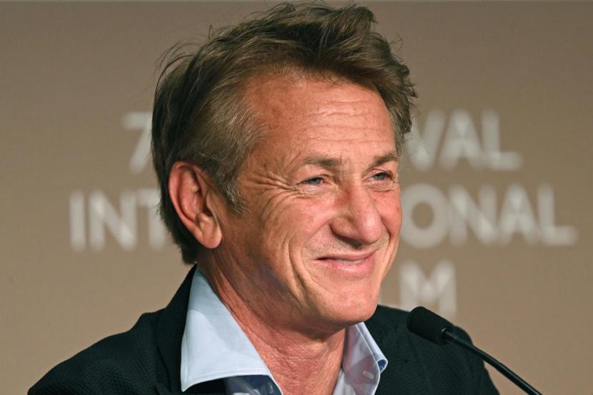 Sean Penn desak AS untuk transfer jet tempur buatan Rusia ke Jerman.