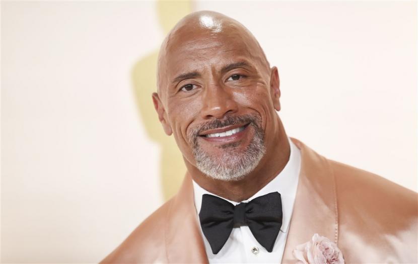 Aktor Dwayne Johnson tiba di lokasi Academy Awards di Dolby Theatre , Hollywood, Los Angeles, California, AS, 12 Maret 2023. Johnson sempat dilanda depresi saat masa kuliah.