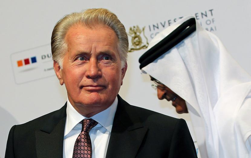 Aktor Hollywod Martin Sheen tiba di upacara pembukaan 10th Dubai International Film Festival (DIFF) 2013 di Dubai, Uni Emirat Arab, 6 December 2013. Mengikuti jejak James Dean yang diidolakannya, aktor Wall Street itu memakai nama panggung ketika terjun ke dunia akting.