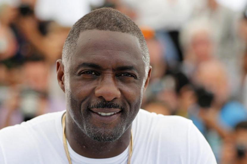 Aktor Idris Elba. Sebagai aktor, Elba tak ingin mendeskripsikan dirinya sebagai aktor kulit hitam. 