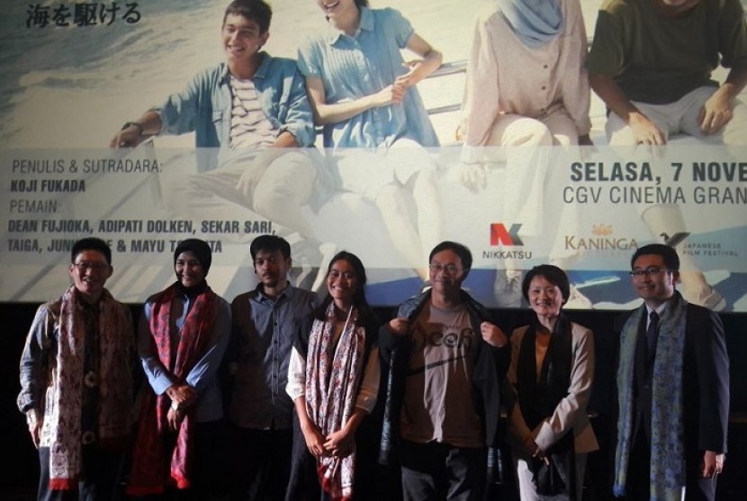 Aktor Indonesia Adipati Dolken bermain dalam film kerja sama Indonesia-Jepang yang berjudul Laut. 