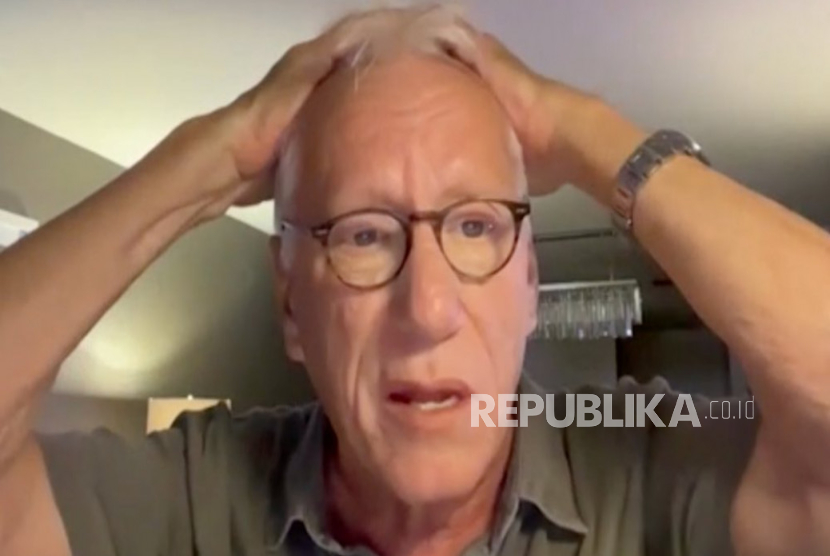 Aktor James Woods menangis setelah mengetahui rumahnya di Los Angeles, Amerika Serikat ikut terbakar.