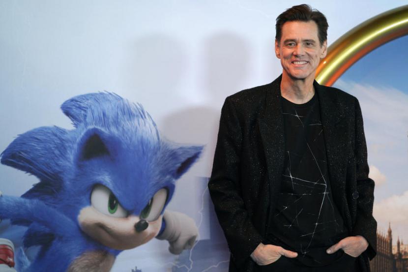 Aktor Jim Carrey berpose saat difoto ketika menghadiri pemutaran perdana Sonic the Hedgehog di London, Inggris, 30 Januari 2020. Carrey mengaku cukup serius untuk mempertimbangkan berhenti main film.