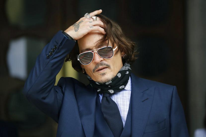 Hakim tolak permohonan Johnny Depp terkait kasus pencemaran nama baiknya.