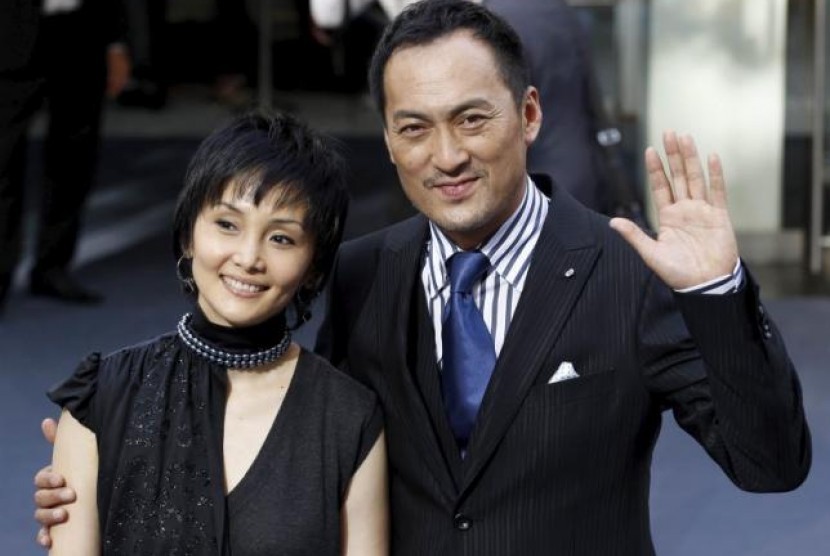 Aktor Ken Watanabe bersama istrinya Kaho Minami.