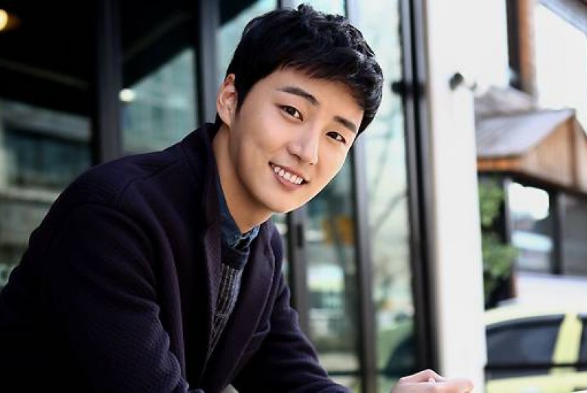 Aktor Korea, Yoon Si Yoon