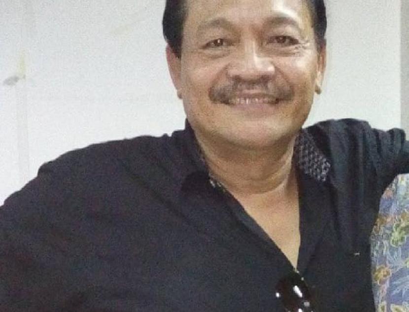 Aktor senior Indonesia, Eeng Saptahadi, meninggal dunia pada Ahad (21/5/2023) malam. Pria kelahiran lndramayu tersebut mengembuskan napas terakhir dalam usia 65 tahun setelah dirawat di Rumah Sakit Primaya, Bekasi.