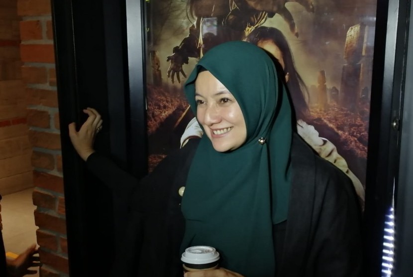 Aktris Cut Mini mantap mengenakan hijab sejak sebulan lalu.