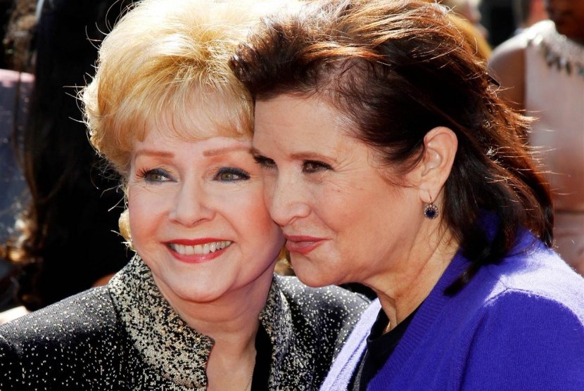 Aktris Hollywood sekaligus ibu dan anak, Debbie Reynolds dan Carrie Fisher.