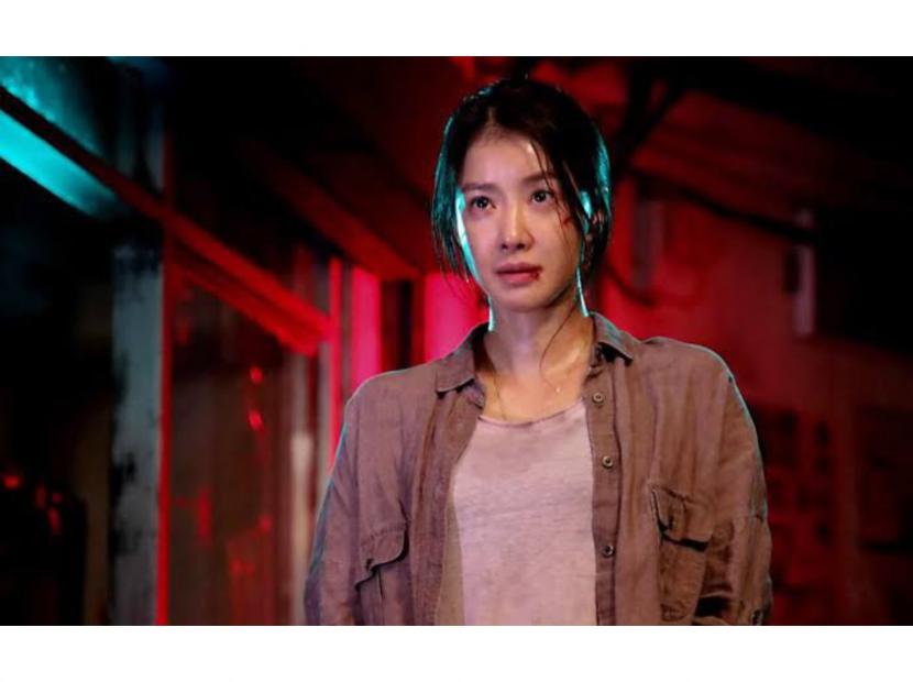 Aktris Korea Lee Si-young. Lee Si-young membagikan pengalamannya melakukan perjalanan jauh dengan motor gede (moge) Harley-Davidson saat sedang hamil tujuh bulan. 