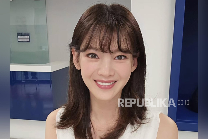 Aktris Korea Selatan Jung Ga-eun memutuskan bekerja sebagai sopir taksi.