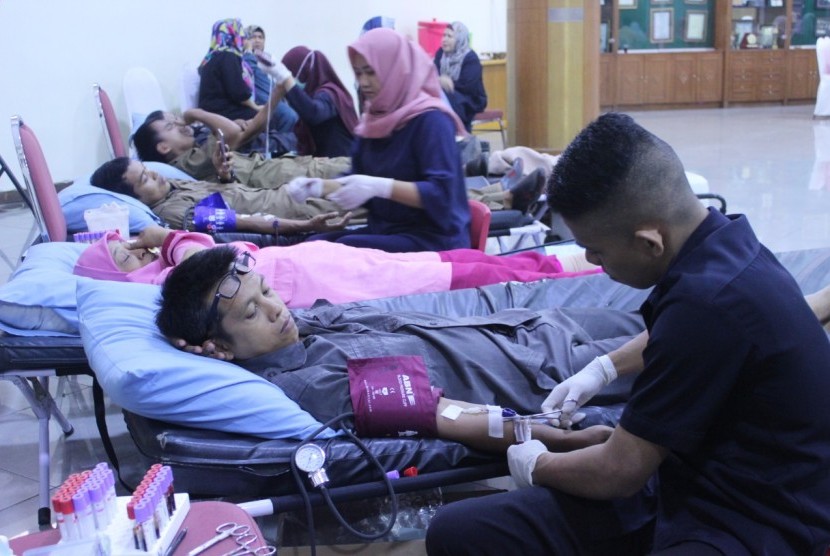 Al-Azhar Kelapa Gading gelar donor darah.