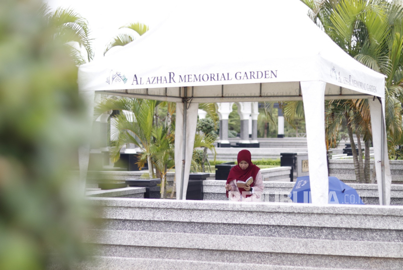 Al Azhar Memorial Garden
