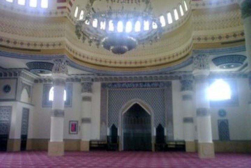  Al Farooq, Masjid terbesar di Dubai yang juga difungsikan sebagai pusat studi Islam