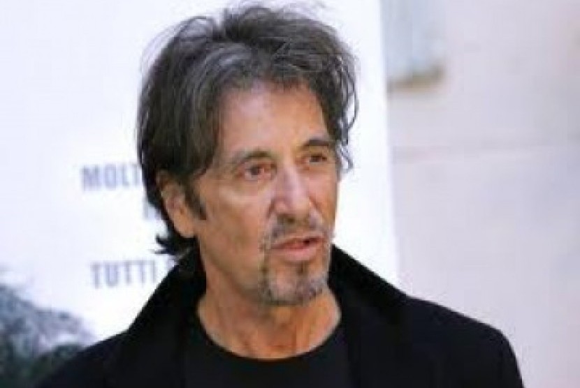 Al Pacino tertidur saat acara Golden Globe yang digelar virtual.